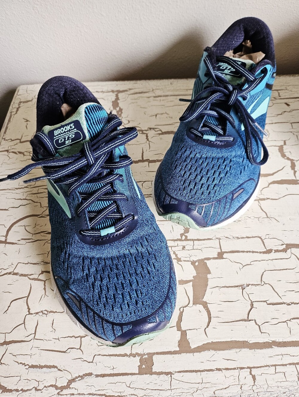 Brooks Women's 10.5 2E Adrenaline GTS 18